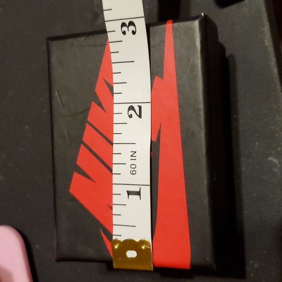 Custom Nike Shoe Keychains set of 2 shoes. (1 pair.) ❤️🖤 - Picture 15 of 16